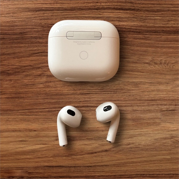 Apple Air pods 3rd Generation, Barely Used & Meticulously Clean - Picture 5 of 5